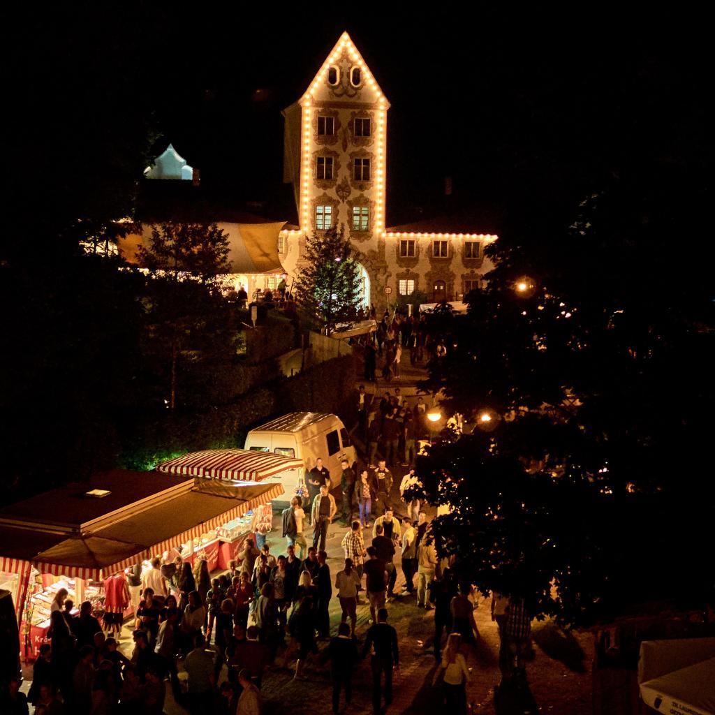 Übernachtuntsmöglichkeiten auf dem Roter Dorffest